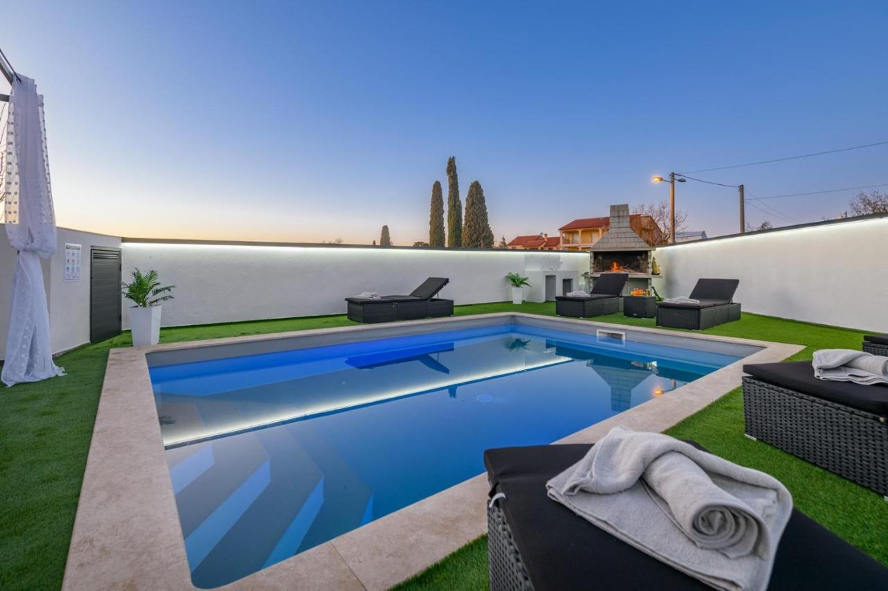 Complex Villa White Пула Экстерьер фото